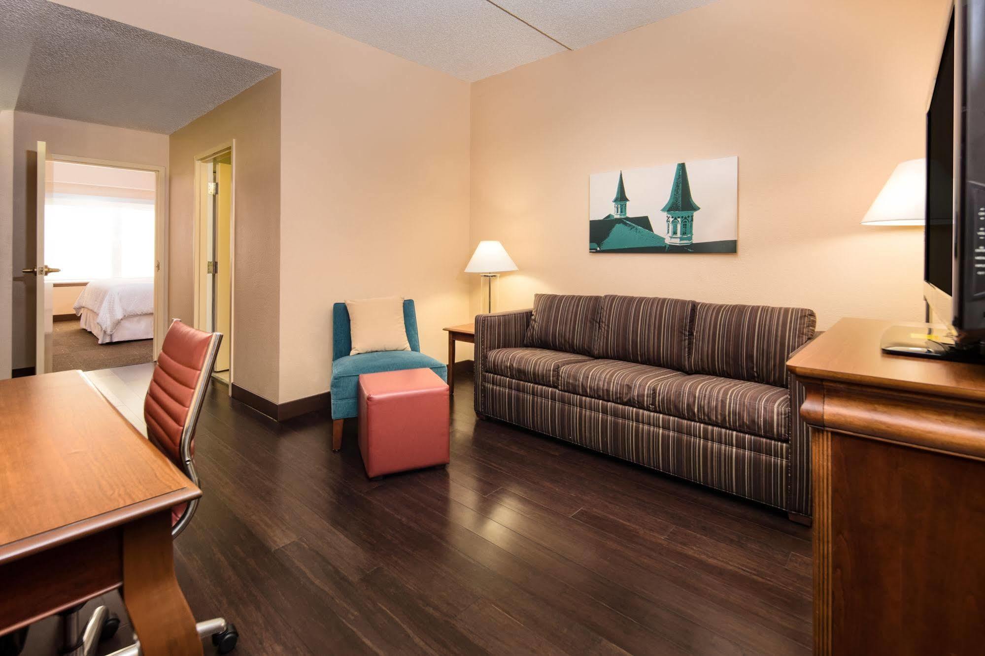 Four Points By Sheraton Airport Hotel Louisville